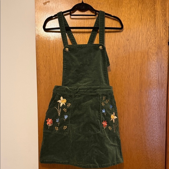 Princess Highway Dresses & Skirts - Princess highway green corduroy floral overall dress